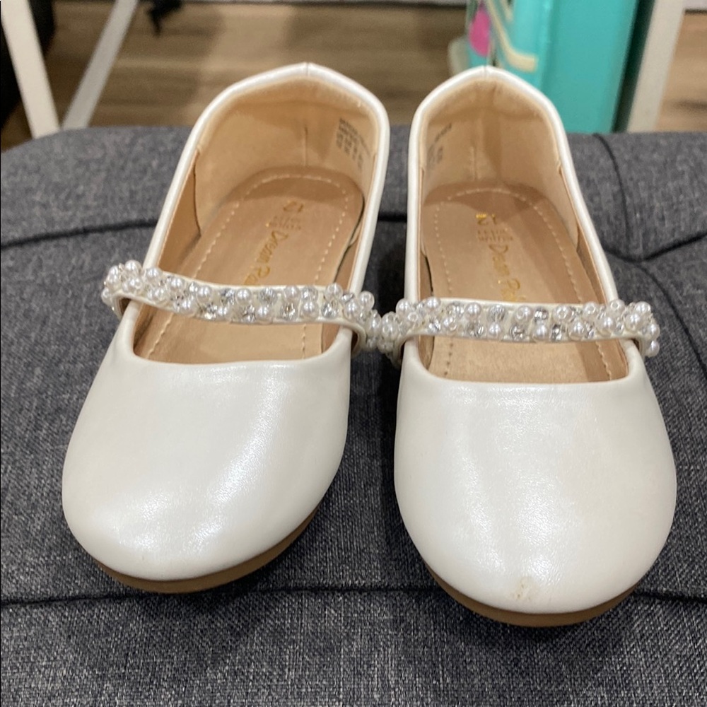Dream Pairs White Dress Shoes with Rhinestone Embellishments